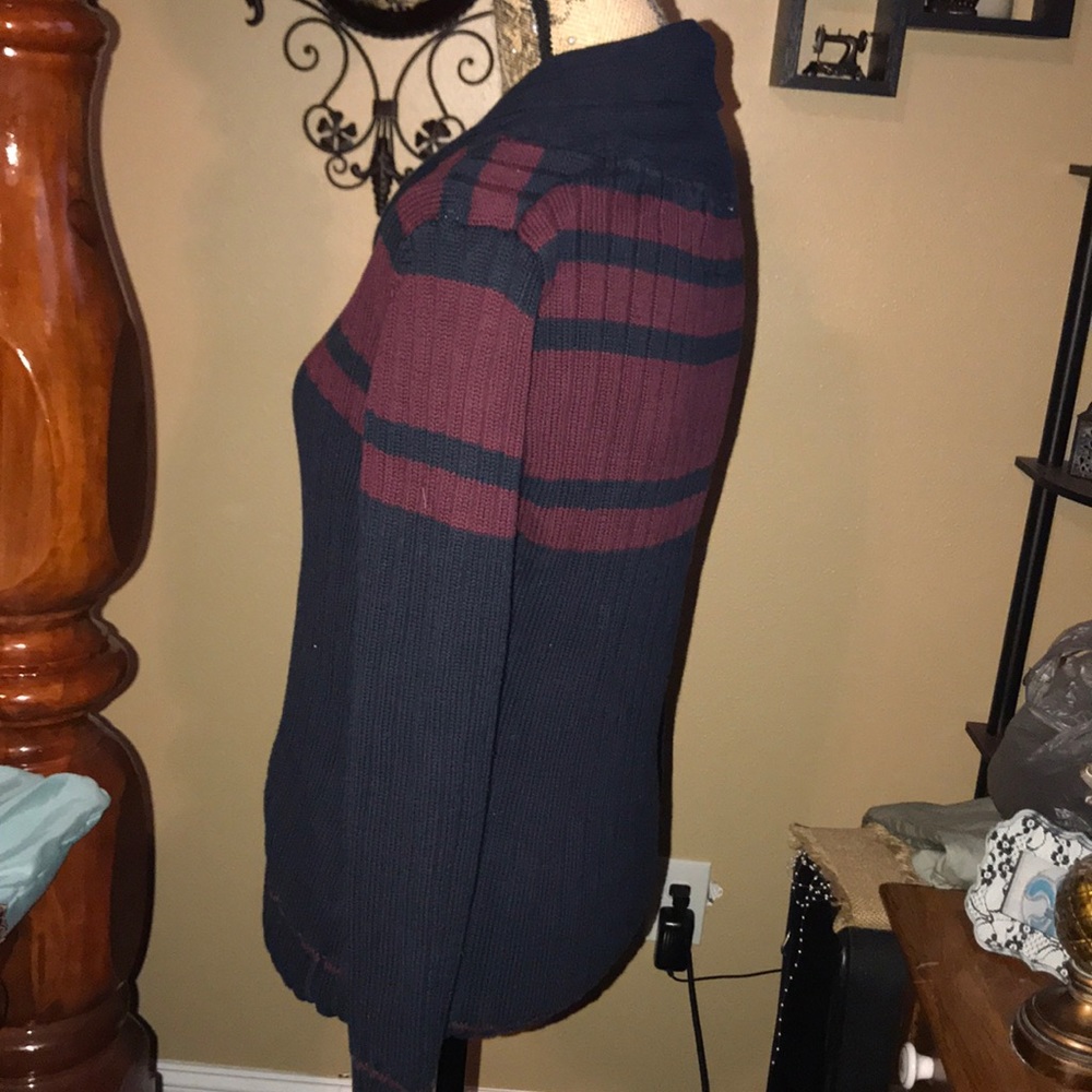 Nice button down sweater - Picture 3 of 8